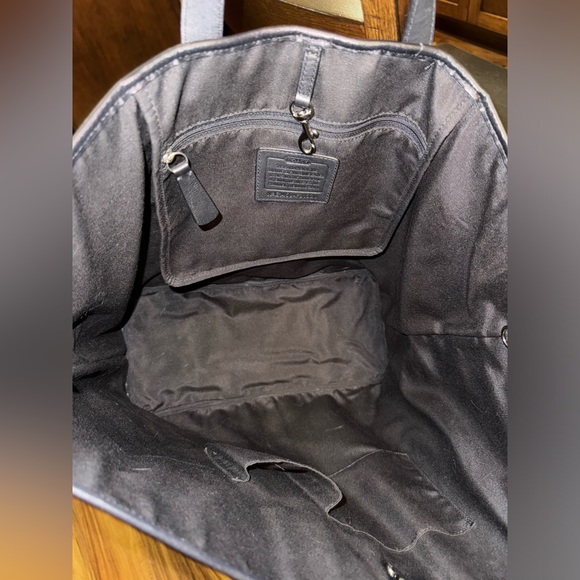 Coach tote/sachel/shoulder bag. - Picture 5 of 13